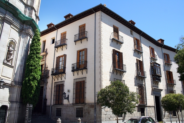 El arzobispo mantiene su encuentro mensual con sacerdotes