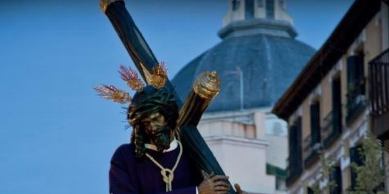 La sala capitular de la catedral acoge la presentación de la revista 'Semana Santa Madrid 2023'