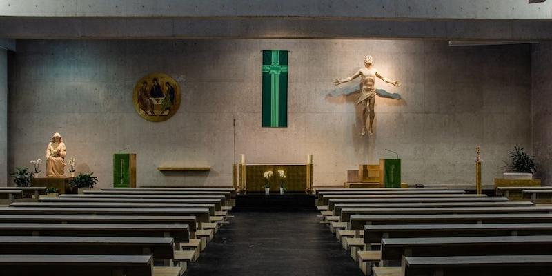 Monseñor Jesús Vidal administra este sábado la Confirmación en Santísima Trinidad de Collado Villalba