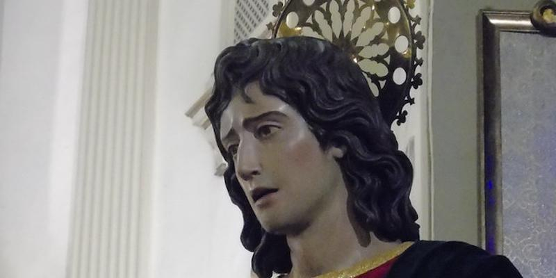 La Hermandad de la Borriquita celebra en San Ildefonso una Misa en honor al patrono de la juventud cofrade