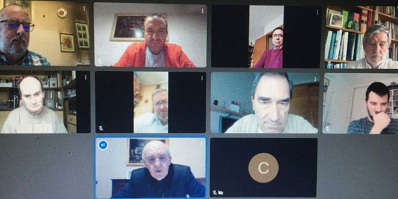 La Mesa por la Hospitalidad analiza por videoconferencia con el arzobispo los retos que afronta