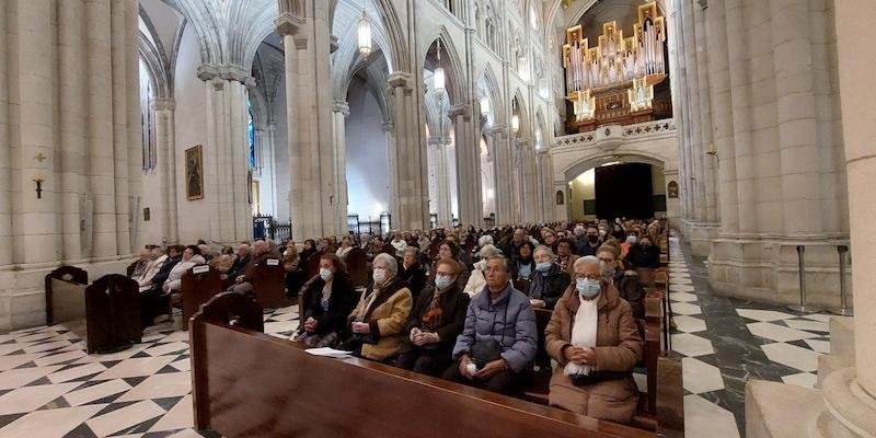 Vida Ascendente finaliza su curso pastoral con una solemne Eucaristía en la catedral de la Almudena