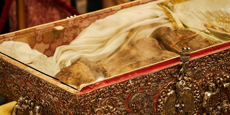 La Facultad de Medicina de la UCM acoge la presentación del estudio forense y la reconstrucción facial de san Isidro