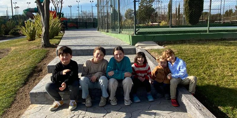 Los niños de Madrid esperan emocionados e ilusionados la llegada de los Reyes Magos a la catedral con «la alegría de vivir la fe en familia»