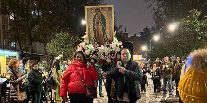 La parroquia Santa María Micaela organiza el Rosario de las Antorchas por la vida, la familia y la paz en el día de la Virgen de Guadalupe