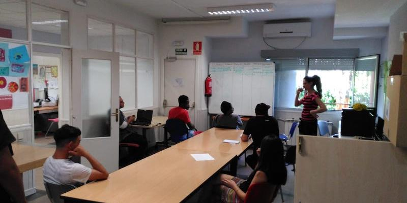 Cáritas Diocesana de Madrid analiza la situación de las personas sin hogar en un webinar dirigido por Susana Hernández