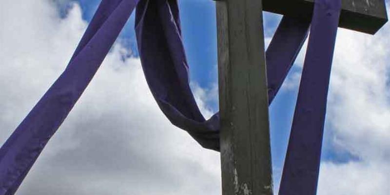 Monseñor Jesús Vidal interviene en 'Hoy es Viernes Santo' en la 2 de TVE