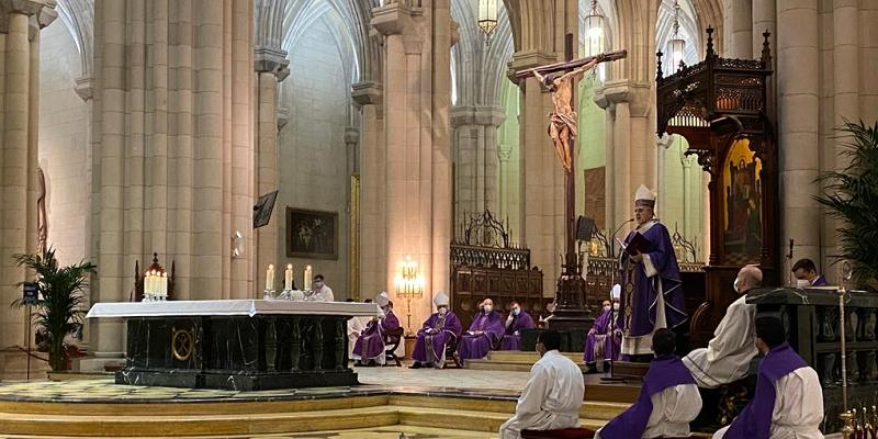 La catedral acoge una Misa solemne en el Miércoles de Ceniza presidida por el cardenal Osoro