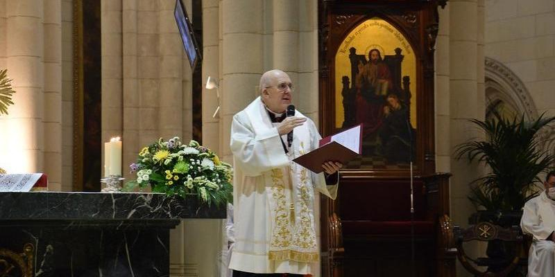 Los jóvenes de la Vicaría III animan en la catedral la vigilia de oración del primer viernes de Cuaresma