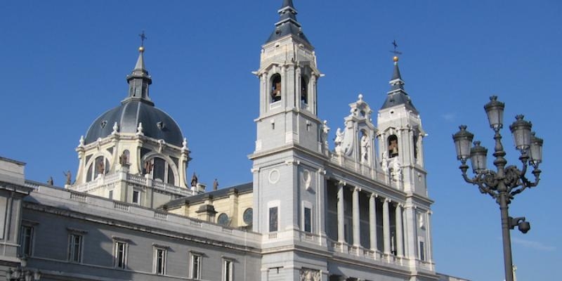 La Policía Municipal honra a su patrono con una Misa en la catedral de la Almudena