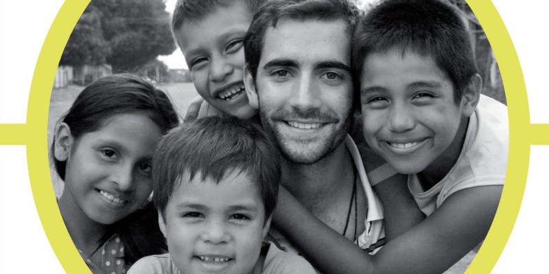 Un autobús da a conocer la labor de los misioneros