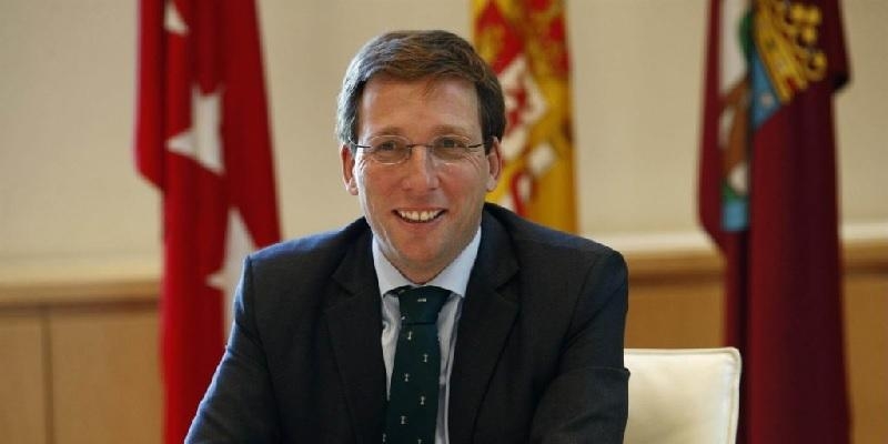 José Luis Martínez Almeida participa en un coloquio virtual sobre la crisis del COVID-19