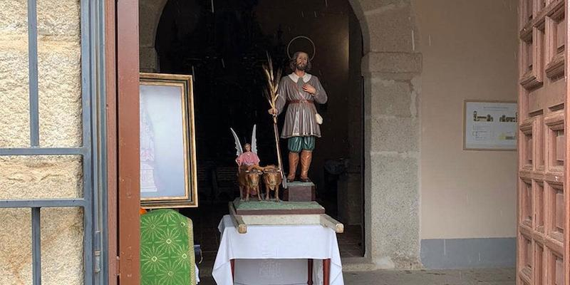 Braojos de la Sierra conmemora a san Isidro Labrador con Misa solemne y procesión con bendición de los campos