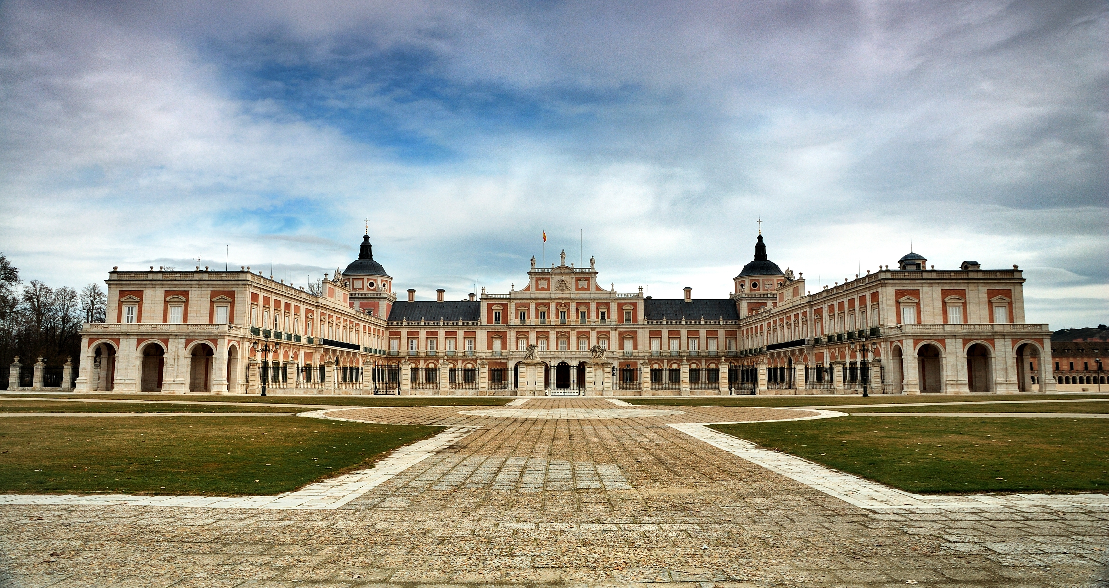 Santa María del Silencio visita Aranjuez y el Parque Europa