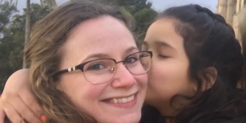 Redmadre presenta en un vídeo el testimonio de Gracia Aguilar: «Con 14 años conocí a un chico, era muy niña, y me quedé embarazada»