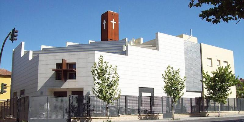 El cardenal Osoro celebra en San Fermín una Eucaristía con sacramento de la Confirmación a adultos