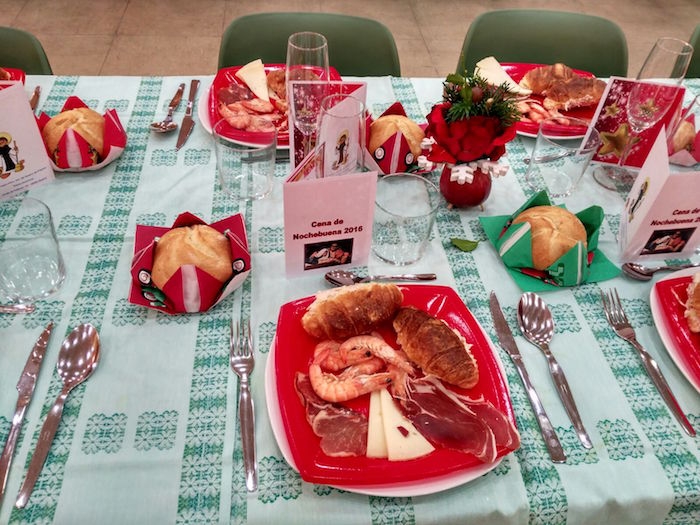 Celebrada una cena de Navidad en la parroquia Nuestra Señora del Rosario de Filipinas
