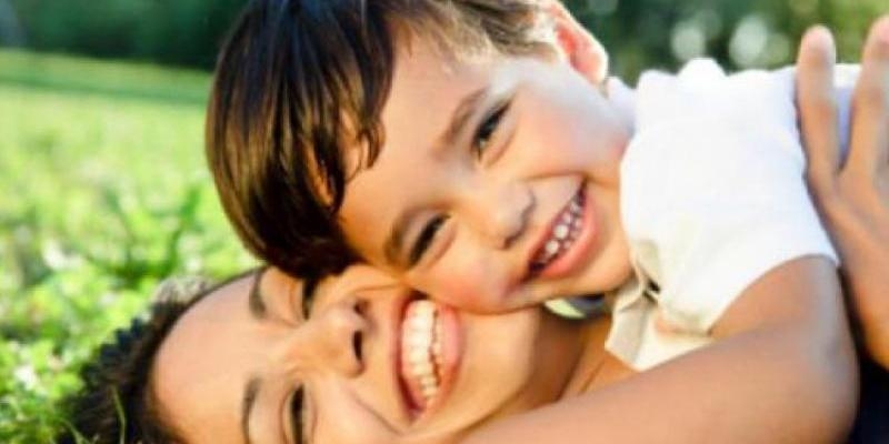 #SerMadreEs: Foro de la Familia presenta su campaña para el Día de la Madre