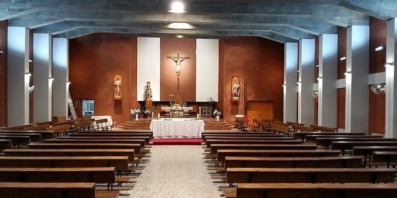 El vicario episcopal de la VIII administra el sacramento de la Confirmación en Nuestra Señora de Begoña