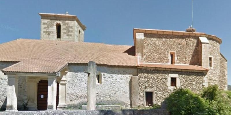 Alameda del Valle celebra la fiesta de la Candelaria con una procesión de antorchas