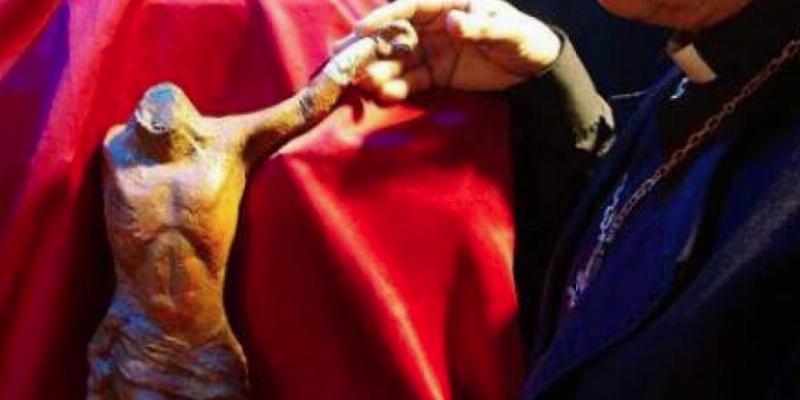 El grupo Más que teatro representa la obra 'Mi Cristo roto'