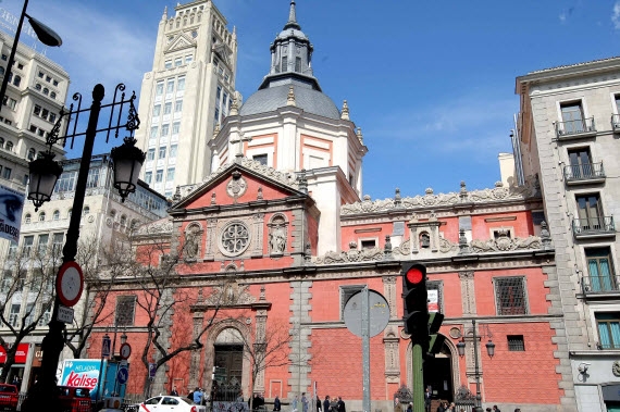 Bendición de rosas en la iglesia de las Calatravas en la fiesta de santa Rita