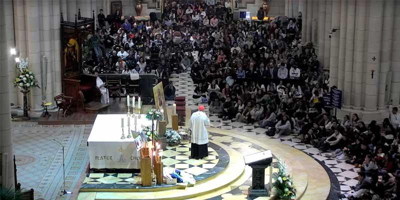 Vigilia joven de la Almudena: «Muchas gracias por la ayuda que me prestáis en el anuncio del Evangelio»