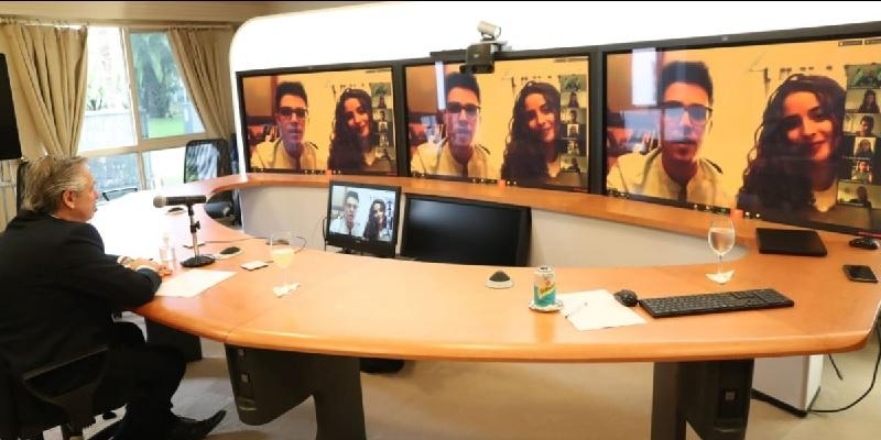 El presidente de Argentina dialoga con los jóvenes en el II Ciberencuentro Mundial contra el coronavirus