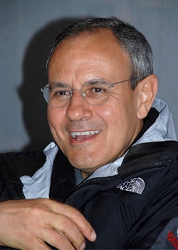 Julián Carrón presenta a la prensa su libro 'La Belleza desarmada', donde analiza los principales temas de la actualidad internacional