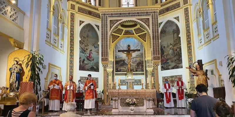 Fernando Bielza preside en Santa Cristina la Misa solemne en honor a la titular del templo