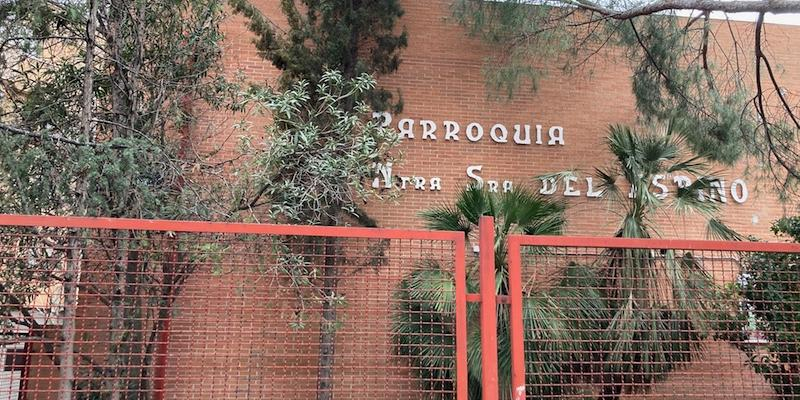 El vicario episcopal de la VIII administra el sacramento de la Confirmación en Nuestra Señora del Espino