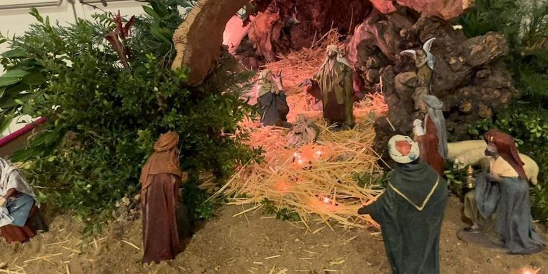 Santa María Soledad Torres Acosta y San Pedro Poveda inaugura con un belén viviente sus actividades navideñas