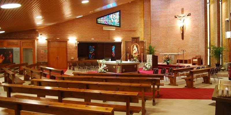 Monseñor Martínez Camino preside en Virgen del Cortijo una ceremonia con entrega de salterios