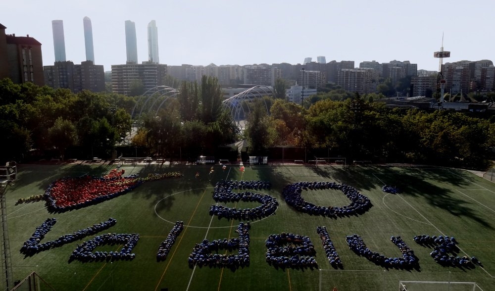 El cardenal Osoro celebra las bodas de oro del colegio Valdeluz con una Eucaristía