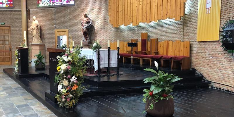 Monseñor Jesús Vidal preside en Beato Manuel Domingo y Sol una Eucaristía con sacramento de la Confirmación