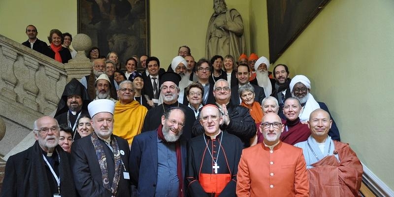 «En la oración superamos la división, al descubrir nuestra identidad de hijos de Dios»