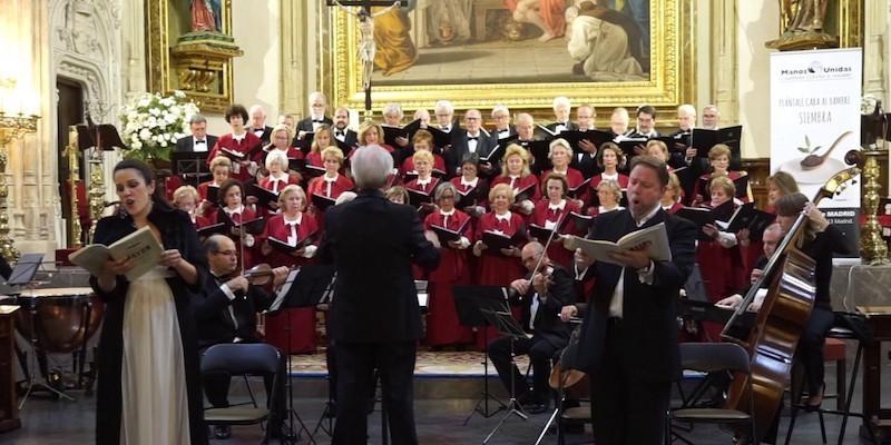 Los Jerónimos acoge una Misa cantada por el Coro San Jerónimo el Real