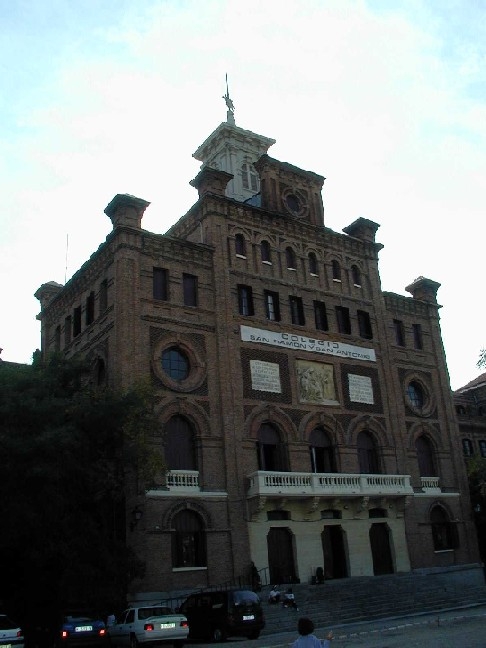 El Vicario Episcopal de la I presenta al párroco de San Juan de Ribera