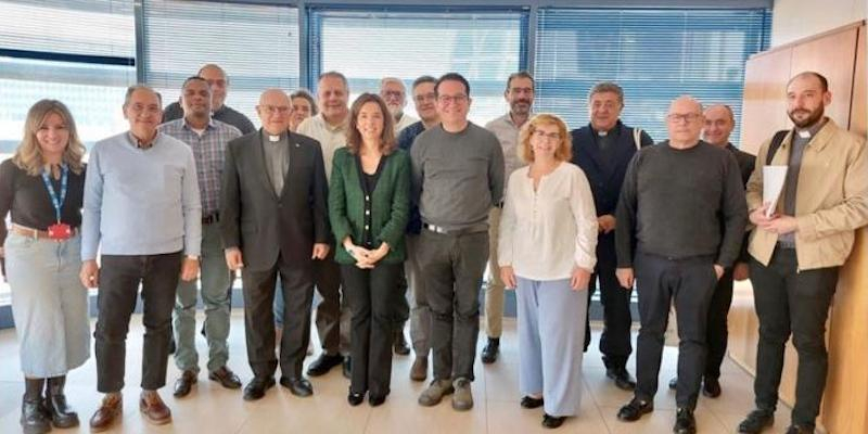 La nueva concejala presidenta de Tetuán se reúne con los párrocos del distrito