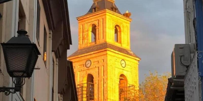 Ángel López Blanco presenta al nuevo párroco de Santa María la Antigua, de Vicálvaro