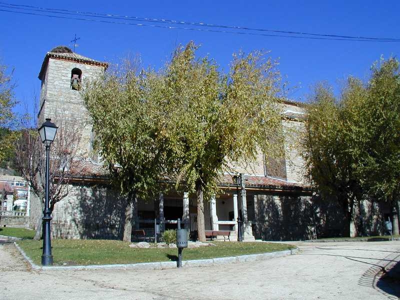 El vicario episcopal de la VII imparte el sacramento de la Confirmación en Collado Mediano