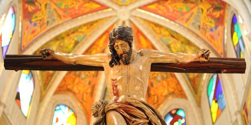 Alumnos de colegios diocesanos reciben el sacramento de la Confirmación en la catedral de la Almudena