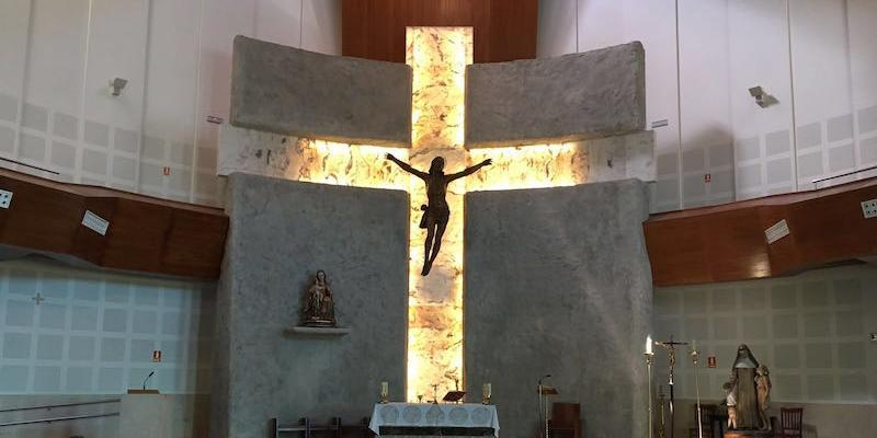 El vicario episcopal de la VIII preside una Eucaristía con Confirmaciones en Beata María Ana Mogas, en Tres Olivos