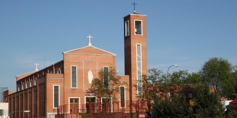 Sagrado Corazón de Jesús de Usera honra a su titular con una solemne Eucaristía