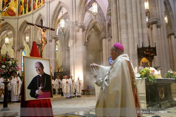 El Beato Álvaro del Portillo, un hombre de Dios que dedicó su vida a los demás