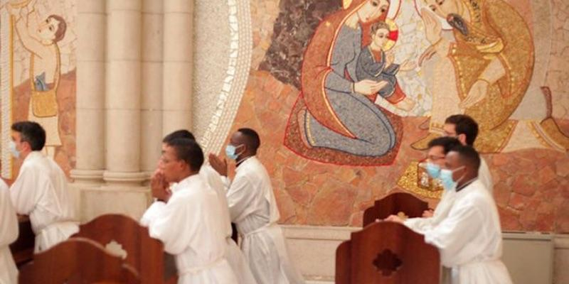 Los diáconos permanentes de Madrid participan de manera presencial en un encuentro anual marcado por el COVID-19