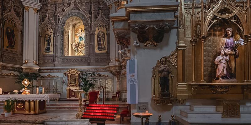 La app Luzea acerca a los devotos a cinco parroquias de Madrid con el encendido de velas reales