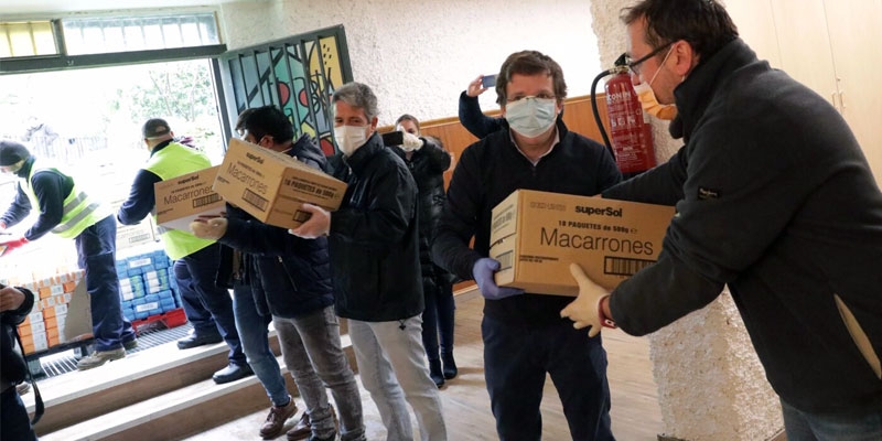 Martínez-Almeida agradece la «insustituible» labor de Cáritas Diocesana de Madrid y de los sacerdotes