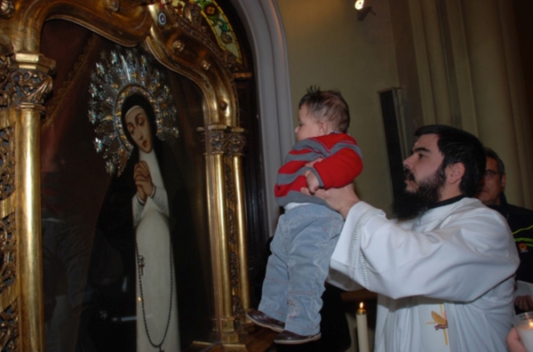 Presentación de los niños a la Virgen de la Paloma en la festividad de las Candelas