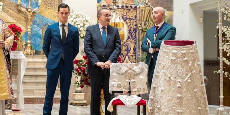 Presentada la nueva saya de Nuestra Señora de los Dolores en su Soledad confeccionada con un traje de luces de David Galván: «Me llena de emoción saber que una parte de mí acompañará a la Virgen por las calles de Madrid»